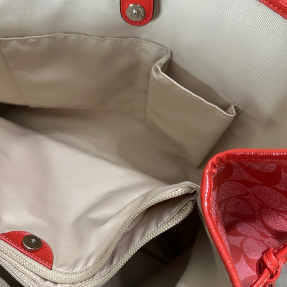 LARGE COACH CARRYALL Red, Excellent Condition, never used - Picture 7 of 10